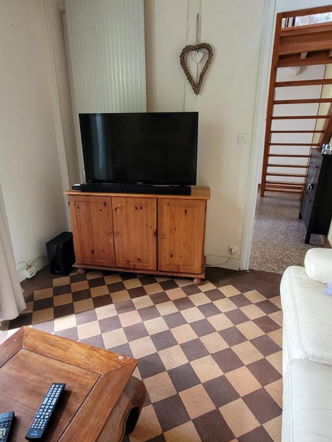 Holiday home De La Tour De Loire - 65 M2 Au Pied D'une Tour De Gue Du 17eme Siecle Mer