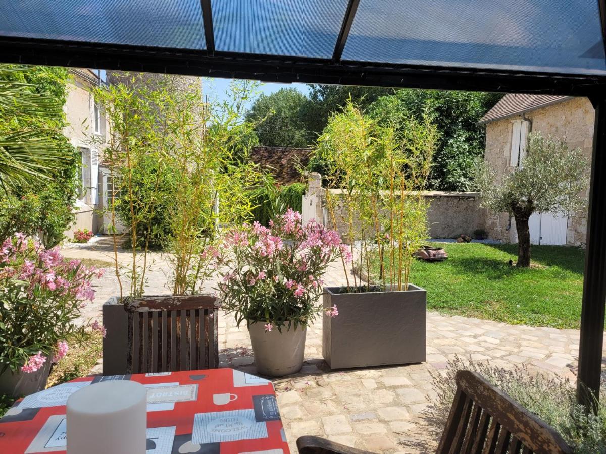 Holiday home De La Tour De Loire - 65 M2 Au Pied D'une Tour De Gue Du 17eme Siecle Mer